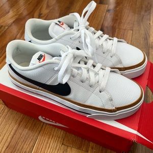 Nike Courtyard Legacy Shoes